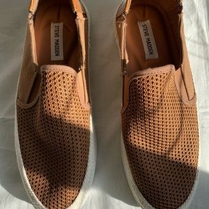 STEVE MADDEN BROWN SLIP ONS